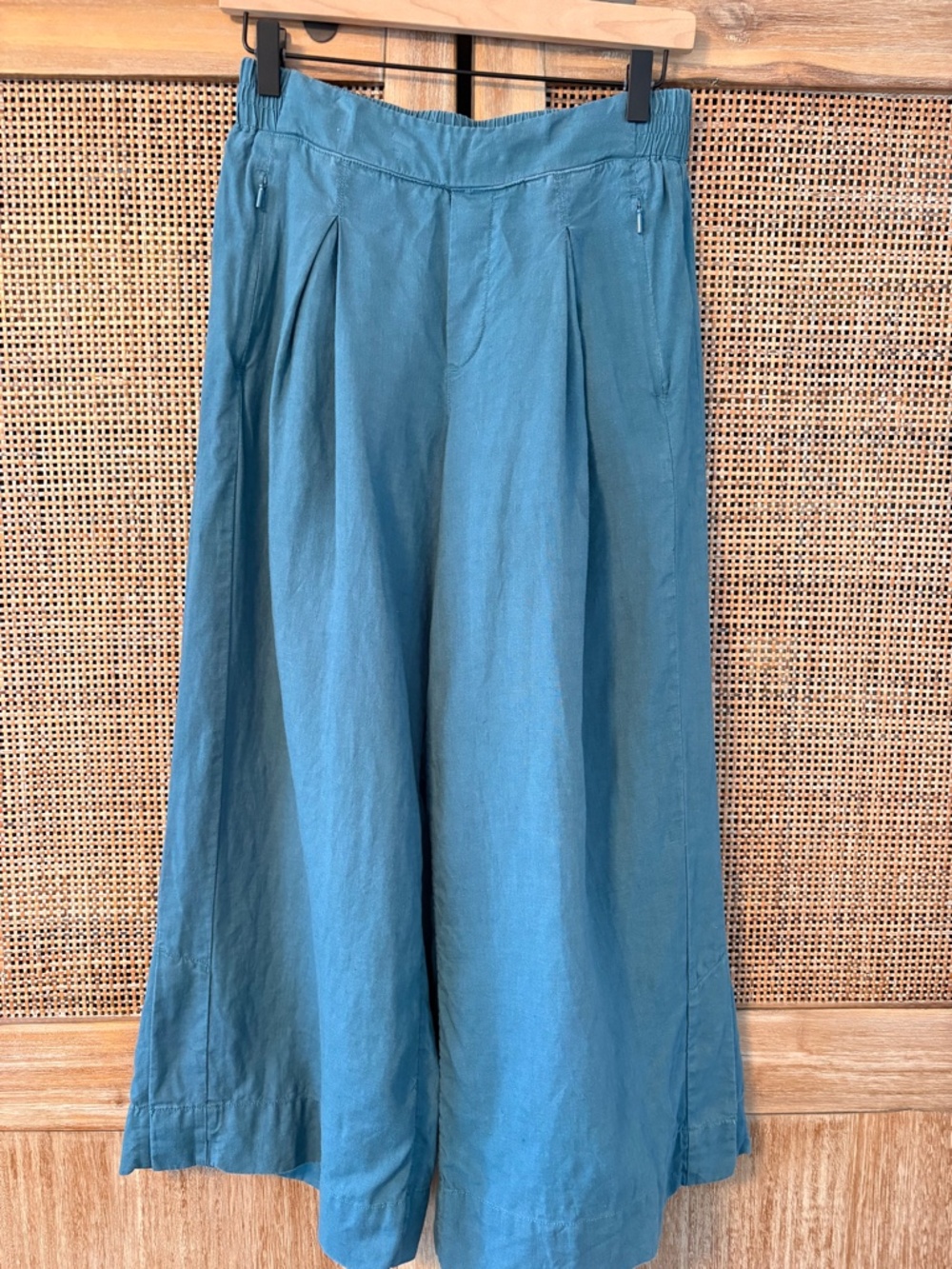 Athleta Cropped Linen Wide Leg Pants